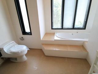 For rent 3 bed serviced apartment in Khlong Toei, Bangkok
