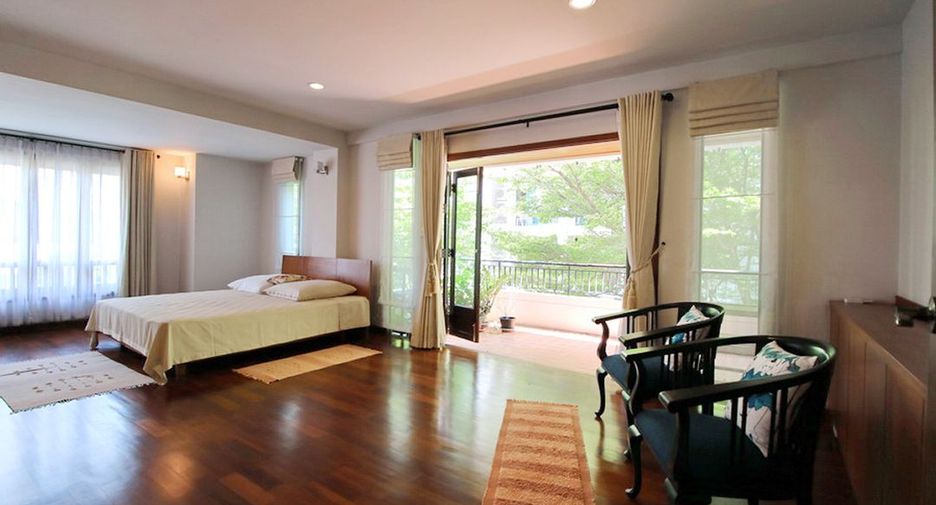 For rent 3 bed serviced apartment in Khlong Toei, Bangkok