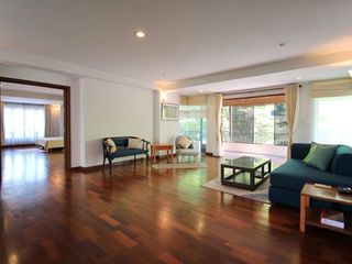 For rent 3 bed serviced apartment in Khlong Toei, Bangkok