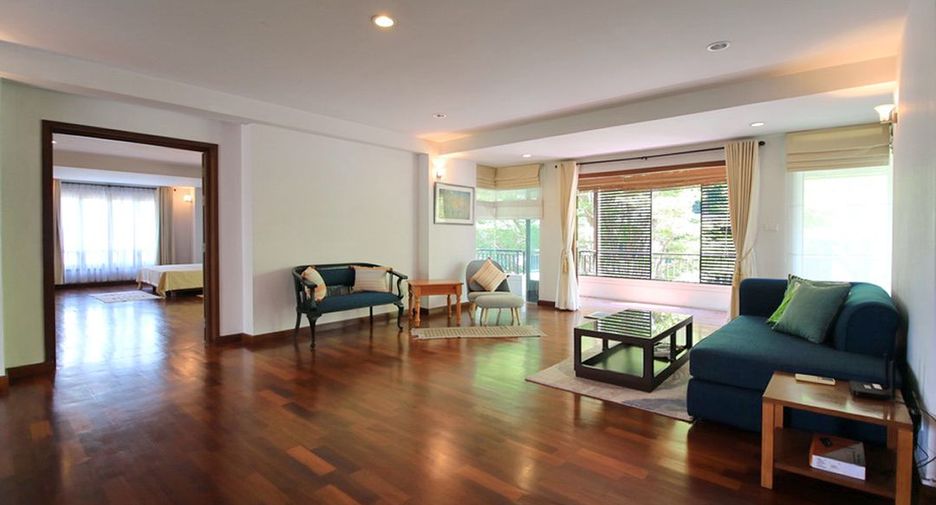 For rent 3 bed serviced apartment in Khlong Toei, Bangkok