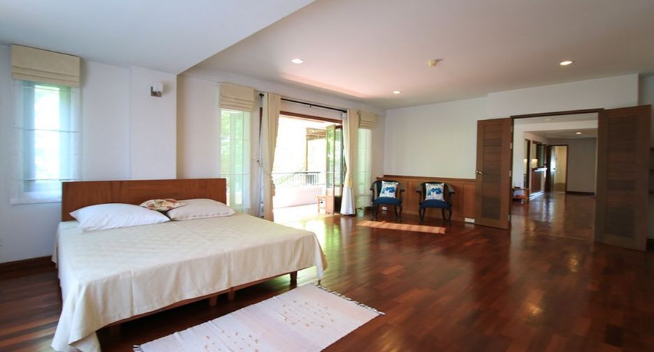 For rent 3 bed serviced apartment in Khlong Toei, Bangkok