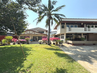 For sale 3 bedrooms house in Watthana, Bangkok