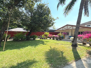 For sale 3 bedrooms house in Watthana, Bangkok