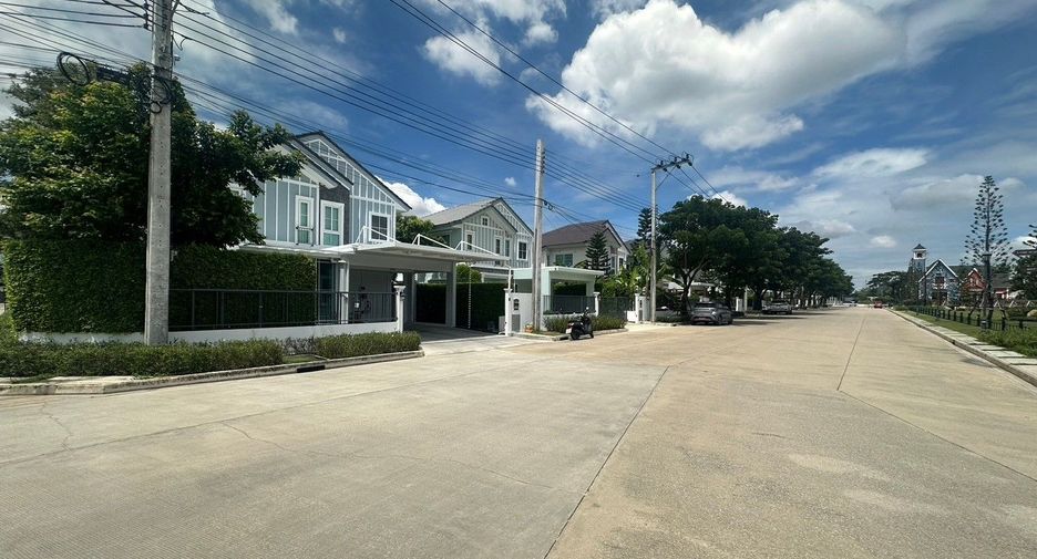 For rent 4 bedrooms townhouse in Bang Phli, Samut Prakan