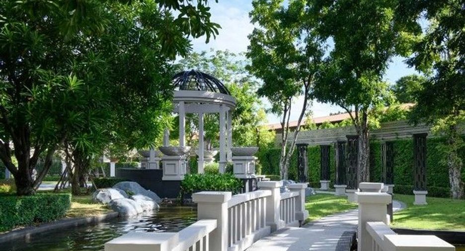 For sale 5 bedrooms house in Bang Khae, Bangkok