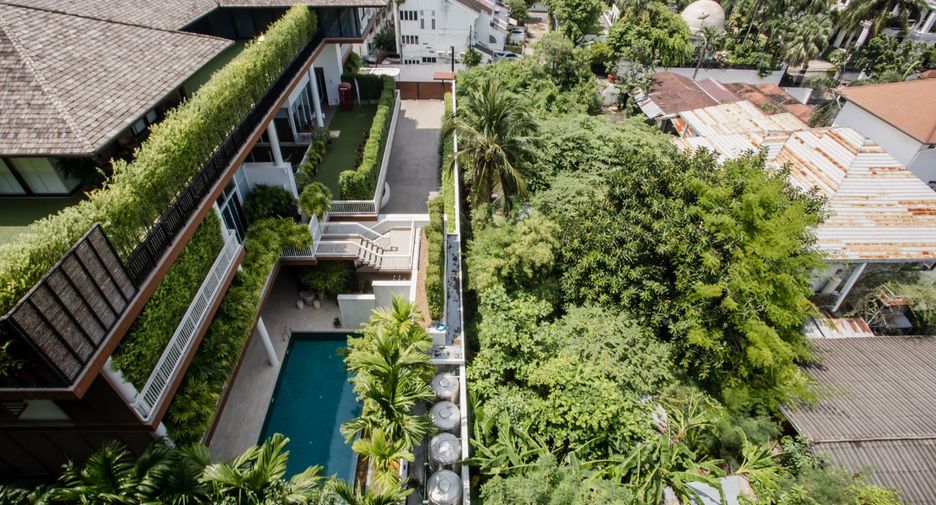 For rent 2 Beds condo in Khlong Toei, Bangkok