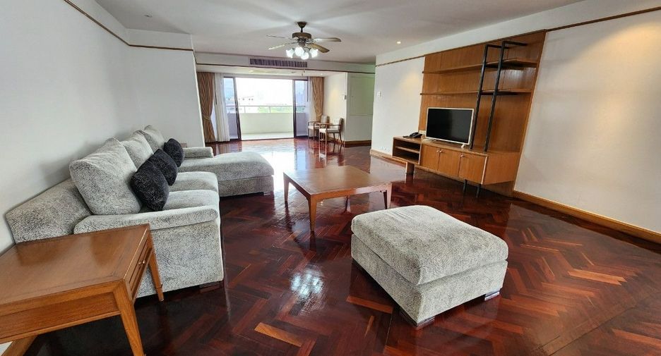 For rent 3 bedrooms apartment in Khlong Toei, Bangkok