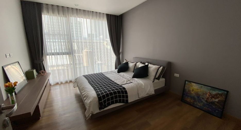 For rent 3 bedrooms apartment in Khlong Toei, Bangkok