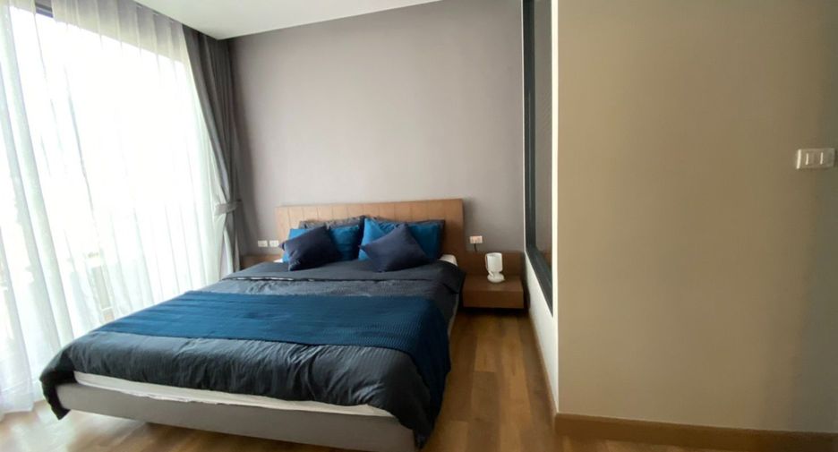For rent 3 bedrooms apartment in Khlong Toei, Bangkok