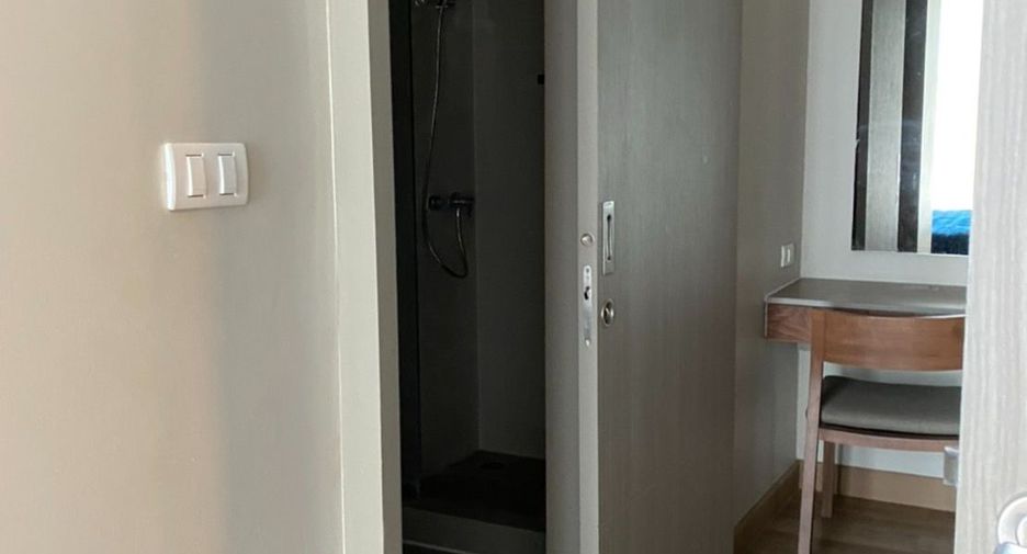 For rent 3 bedrooms apartment in Khlong Toei, Bangkok