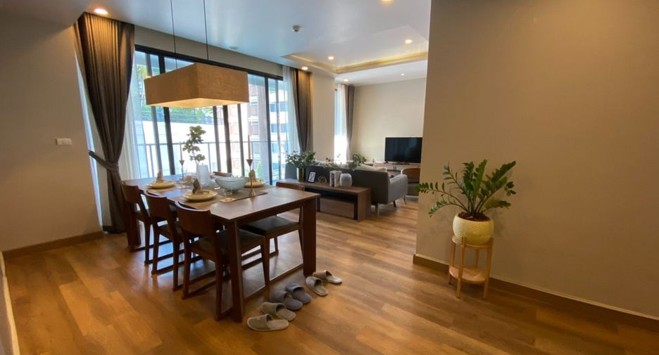 For rent 3 bedrooms apartment in Khlong Toei, Bangkok