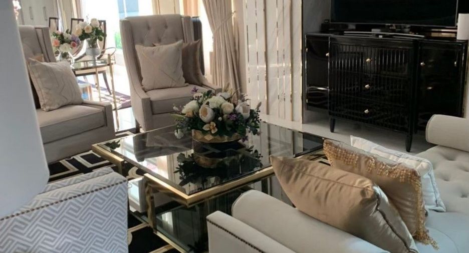 Haus zum Kauf mit 5 Zimmer in Bang Khun Thian, Bangkok
