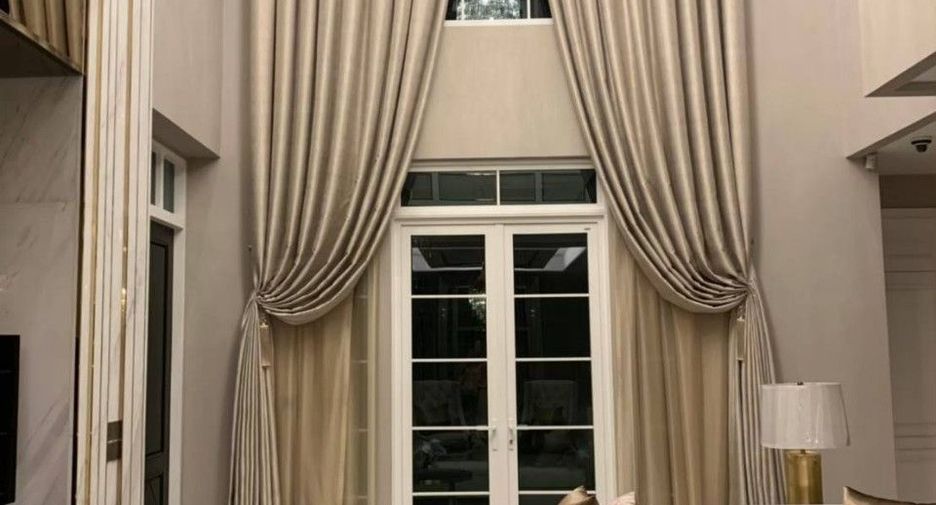 Haus zum Kauf mit 5 Zimmer in Bang Khun Thian, Bangkok