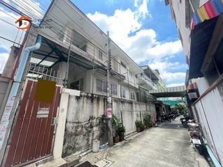 For sale 3 bedrooms house in Yan Nawa, Bangkok