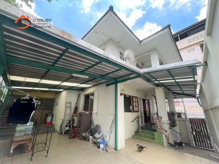For sale 3 bedrooms house in Yan Nawa, Bangkok