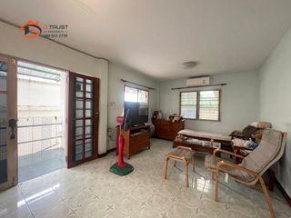 For sale 3 bedrooms house in Yan Nawa, Bangkok