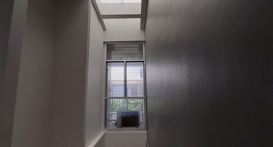 Casa adosada en alquiler y en venta de 3 habitaciones en Khan Na Yao, Bangkok