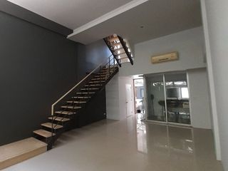 Reihenhaus zur Miete und zum Kauf mit 3 Zimmer in Khan Na Yao, Bangkok