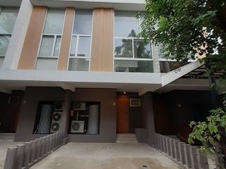 Reihenhaus zur Miete und zum Kauf mit 3 Zimmer in Khan Na Yao, Bangkok