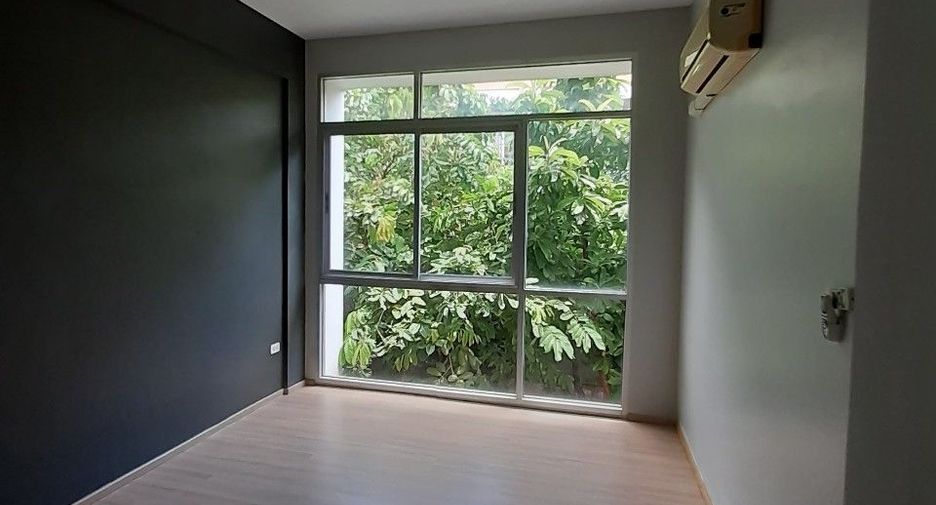 Casa adosada en alquiler y en venta de 3 habitaciones en Khan Na Yao, Bangkok