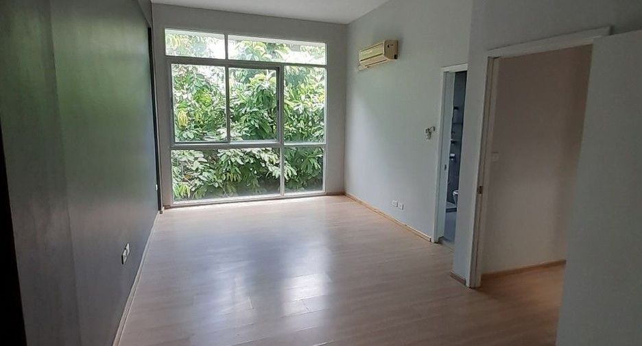 Casa adosada en alquiler y en venta de 3 habitaciones en Khan Na Yao, Bangkok