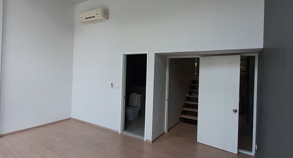 Casa adosada en alquiler y en venta de 3 habitaciones en Khan Na Yao, Bangkok