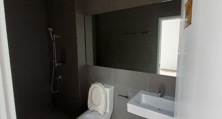 Casa adosada en alquiler y en venta de 3 habitaciones en Khan Na Yao, Bangkok
