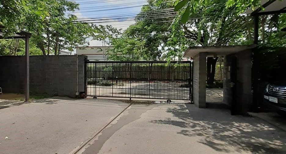 Casa adosada en alquiler y en venta de 3 habitaciones en Khan Na Yao, Bangkok