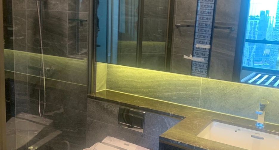 Condo en alquiler y en venta de 1 habitaciones en Khlong Toei, Bangkok