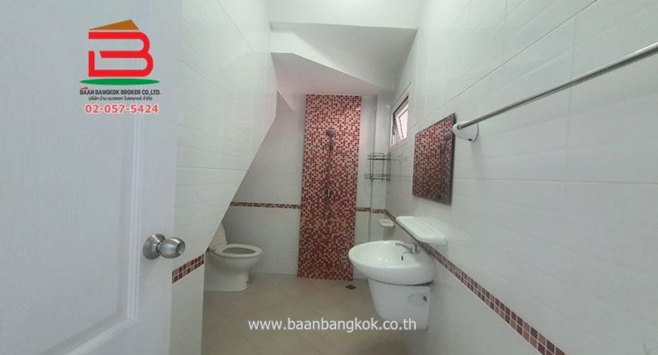 For sale 3 bedrooms townhouse in Khlong Luang, Pathum Thani