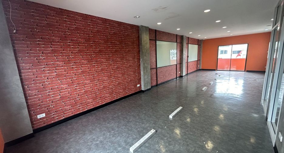 Oficina en venta en Bueng Kum, Bangkok