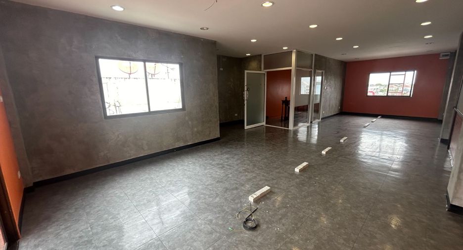 Oficina en venta en Bueng Kum, Bangkok