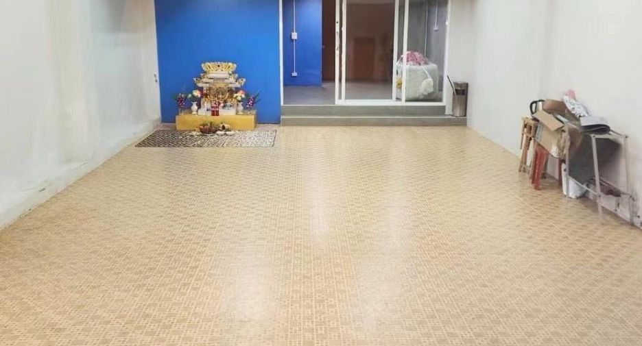 Oficina en venta en Bueng Kum, Bangkok