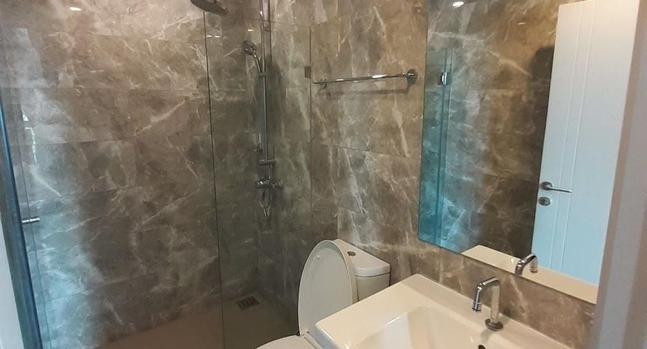 For rent そして for sale 2 ベッドルーム condo in Pathum Wan, Bangkok
