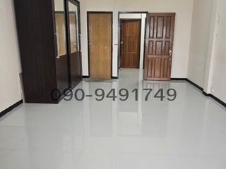 Reihenhaus zur Miete mit 2 Zimmer in Bang Kapi, Bangkok
