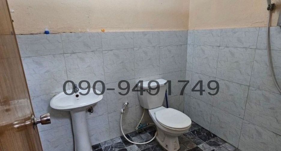 For rent 2 bedrooms townhouse in Bang Kapi, Bangkok