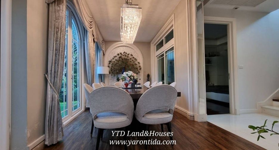 For sale 4 bedrooms house in Taling Chan, Bangkok