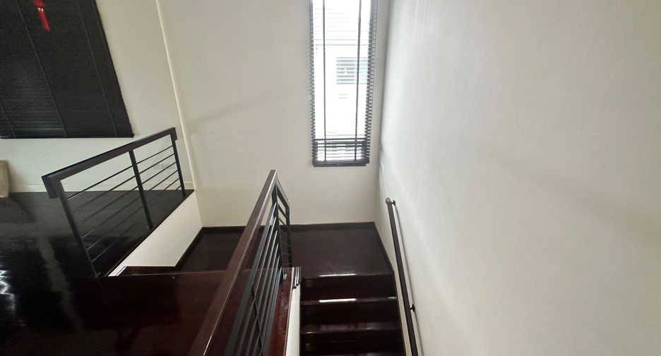 For sale 4 bedrooms house in Bang Phli, Samut Prakan