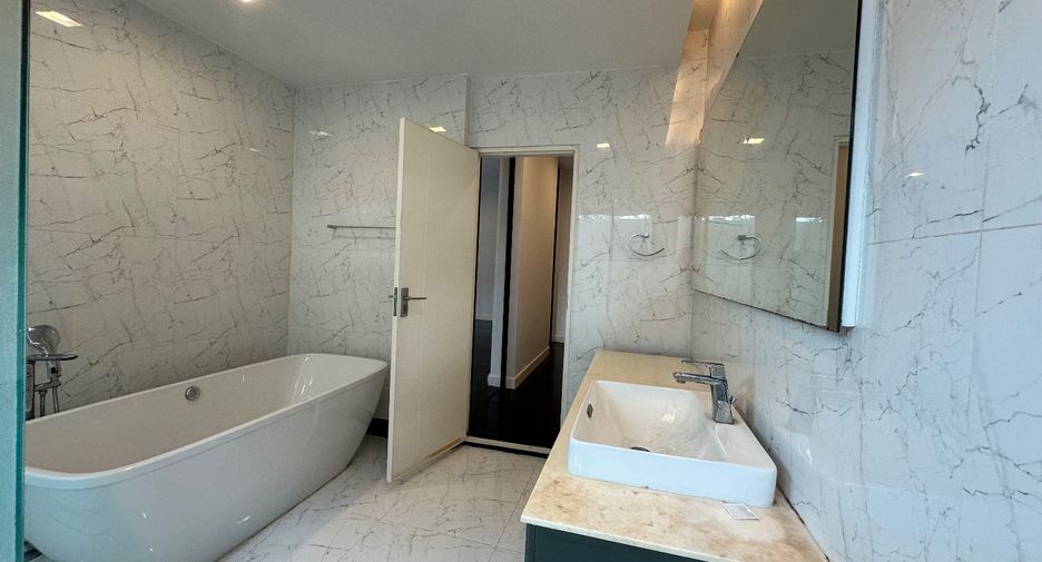 For sale 4 bedrooms house in Bang Phli, Samut Prakan