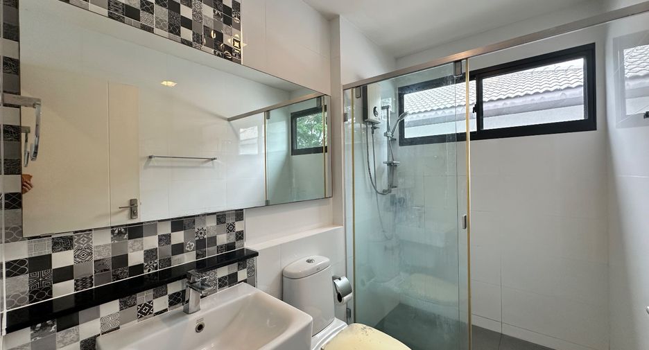 For sale 4 bedrooms house in Bang Phli, Samut Prakan