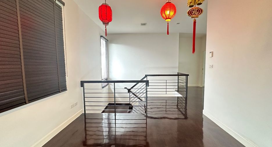 For sale 4 bedrooms house in Bang Phli, Samut Prakan