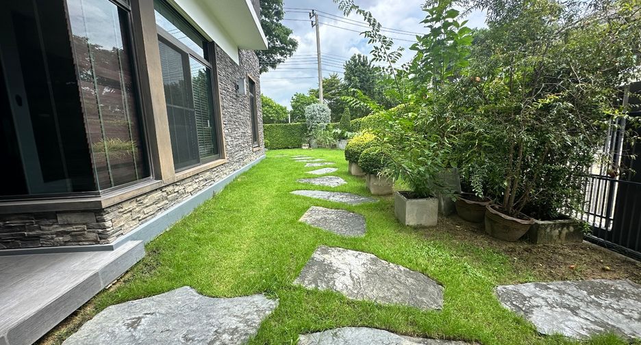 For sale 4 bedrooms house in Bang Phli, Samut Prakan