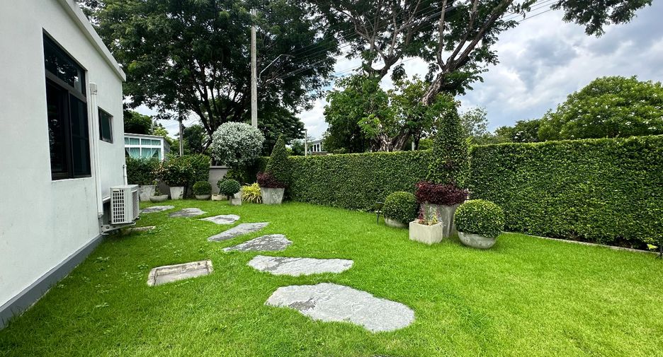 For sale 4 bedrooms house in Bang Phli, Samut Prakan