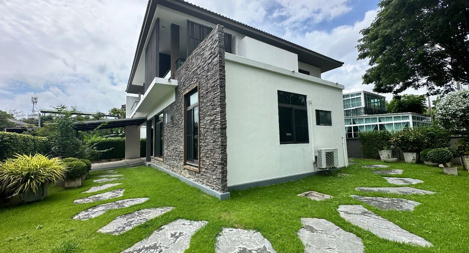 For sale 4 bedrooms house in Bang Phli, Samut Prakan