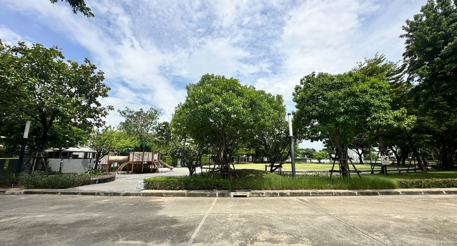 For sale 4 bedrooms house in Bang Phli, Samut Prakan
