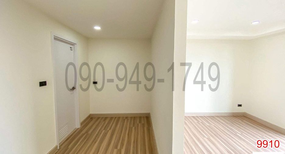For sale 3 bedrooms retail Space in Bang Na, Bangkok