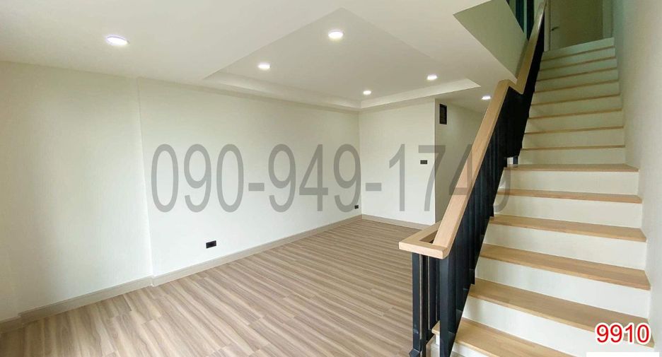 For sale 3 bedrooms retail Space in Bang Na, Bangkok