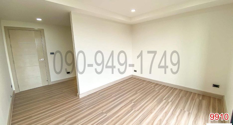 For sale 3 bedrooms retail Space in Bang Na, Bangkok