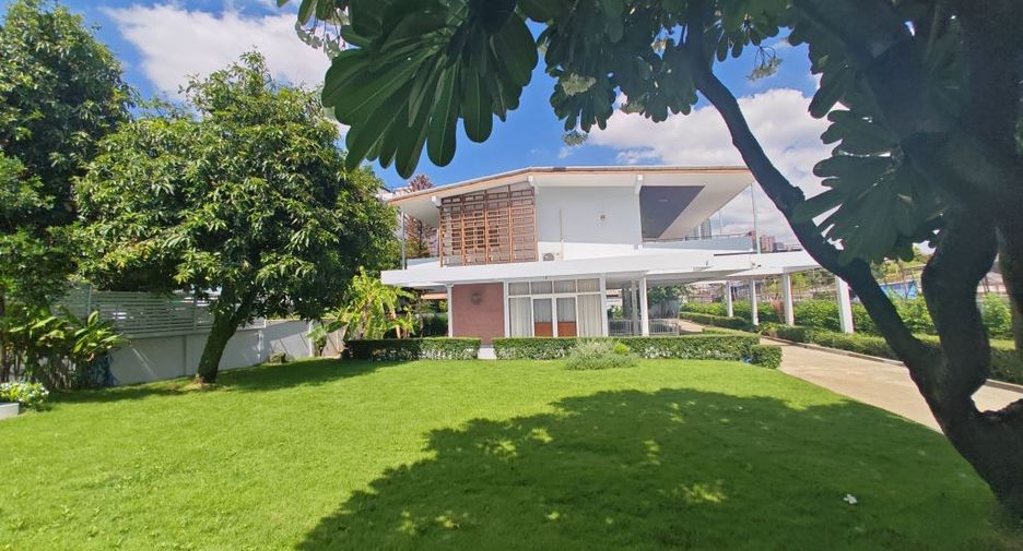 For rent 3 bedrooms house in Ratchathewi, Bangkok
