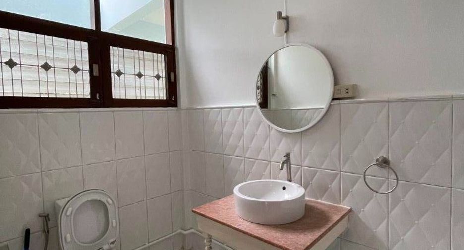 For rent 3 bedrooms house in Ratchathewi, Bangkok